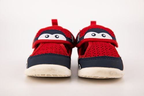 红色纱网凉鞋童鞋儿童用品摄影图 海报设计 下载请至来源处