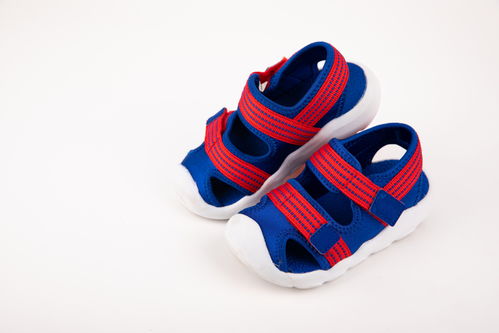 白底蓝红凉鞋童鞋儿童用品摄影图 海报设计 下载请至来源处