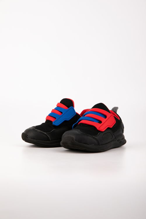 白底黑色透气跑鞋童鞋儿童用品摄影图 海报设计 下载请至来源处